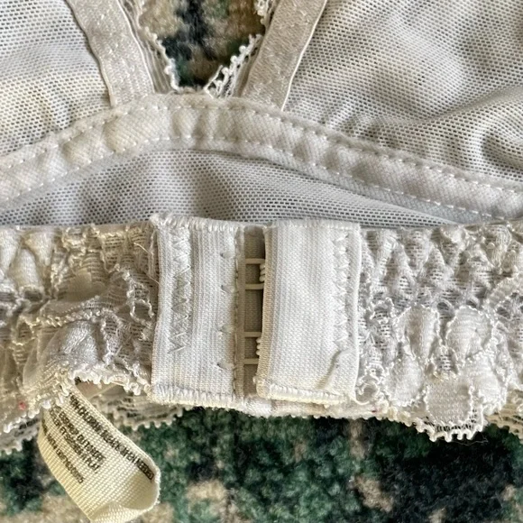 Intimately Free People Light Gray Floral Lace Halter Neck Bralette Size XS - Picture 4 of 10